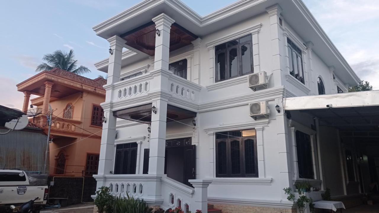 Inthavong Hotel/Guest House Ванг-В'єнг Екстер'єр фото